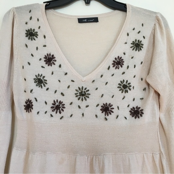 Vintage 23 Outward Cashmere and Wool Blend V-neck Cream Sweater - Picture 3 of 16